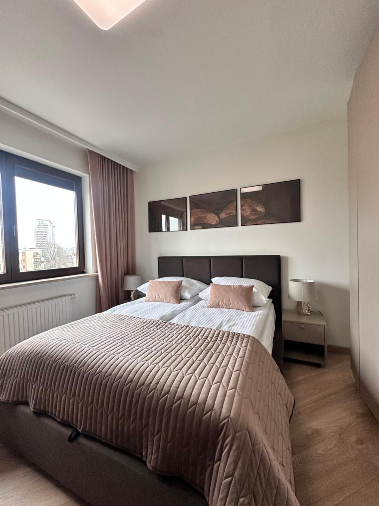 Maya'S Flats & Resorts 105 - Przestronny Apartament Przy Parku Regana Blisko Plazy 格但斯克 外观 照片